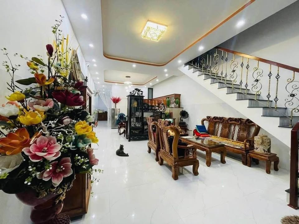 Nhà 3 tầng Trần Hưng Đạo, Sa Thầy, 98m² giá 3 tỷ - Đầu tư sinh lời ngay!