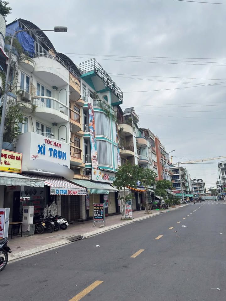 Nhà mặt tiền 4 tầng Bình Hưng, Bình Chánh 100m² giá 8 tỷ - Chính chủ cần bán gấp!