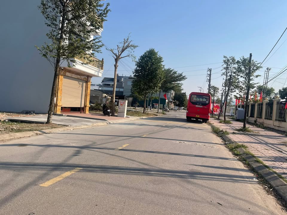 Đất nền Đồng Sơn 91.5m² giá 4 tỷ - Kinh doanh sầm uất!