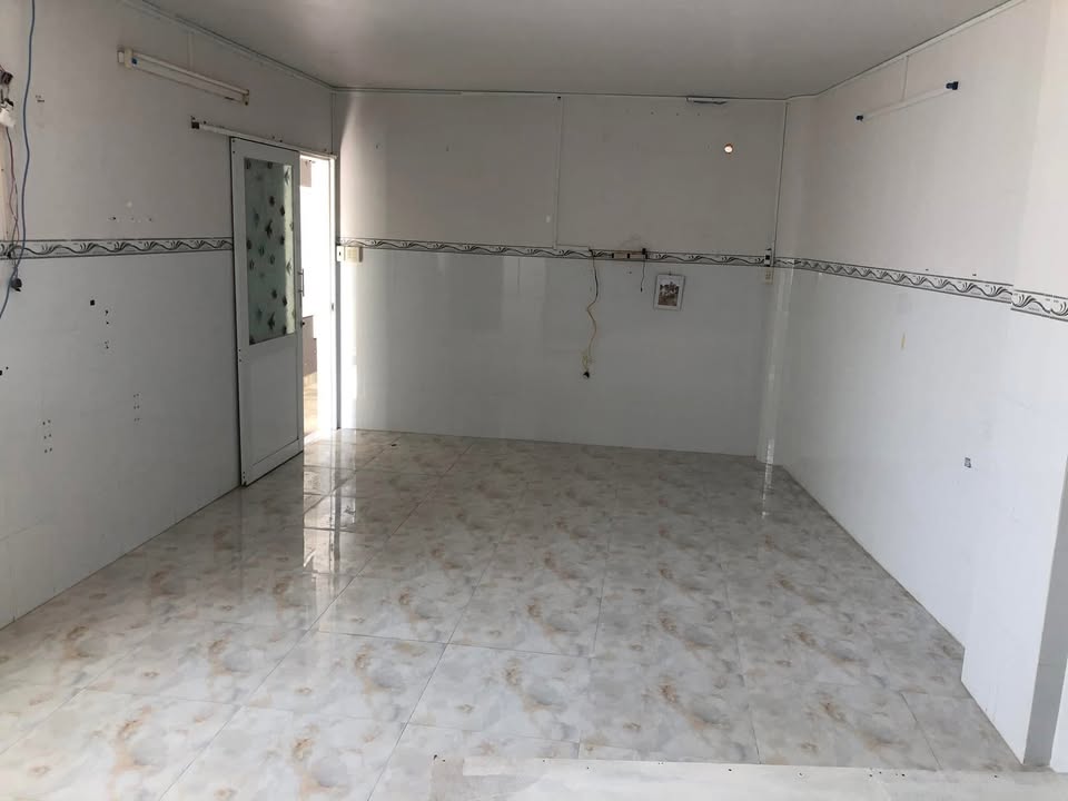 Phòng cho thuê tại Long Xuyên 31m² - Giá rẻ, vị trí trung tâm thuận lợi!