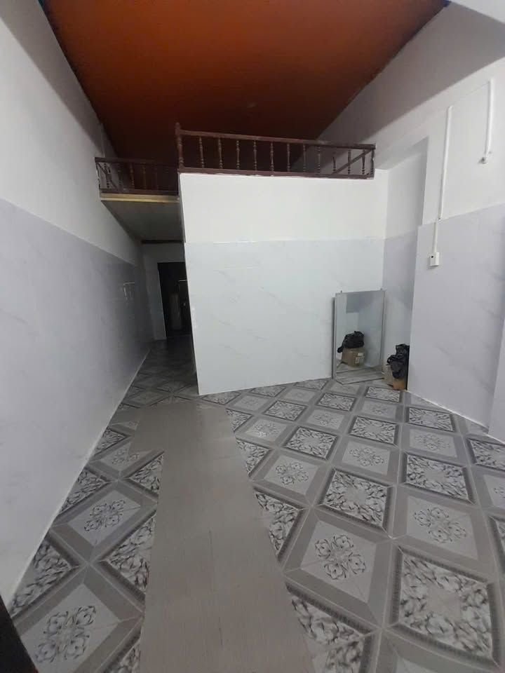 Nhà cấp 4 tại Tập thể Điện Lực, 50m² giá chỉ 2 triệu - Đầy đủ nội thất, sẵn sàng ở!