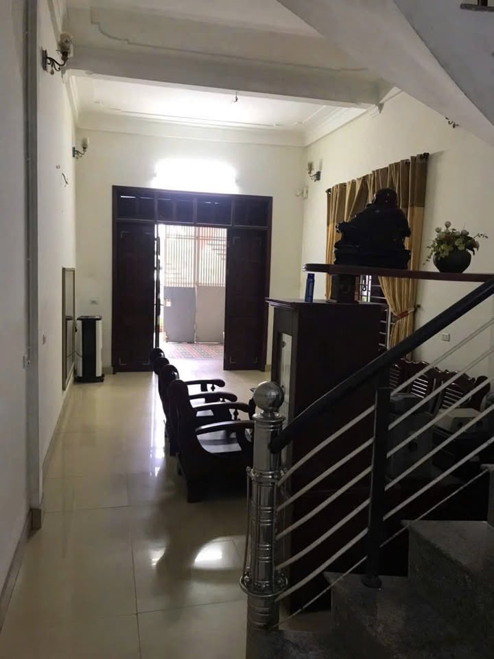 Nhà nguyên căn 3 tầng tại đường Nguyễn Sư Hồi, TP Vinh - Thích hợp cho gia đình!