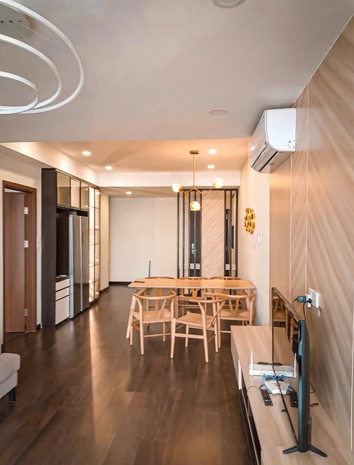 Căn hộ Discovery Complex Cầu Giấy 100m² giá 17 triệu - Sẵn sàng vào ở!