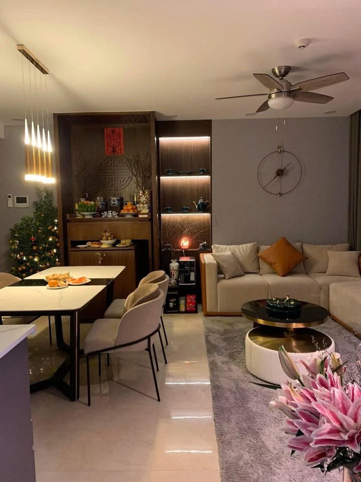 Căn hộ D’Capitale Trần Duy Hưng 84m² giá 12.x tỷ - Thiết kế rộng thoáng, phù hợp gia đình!