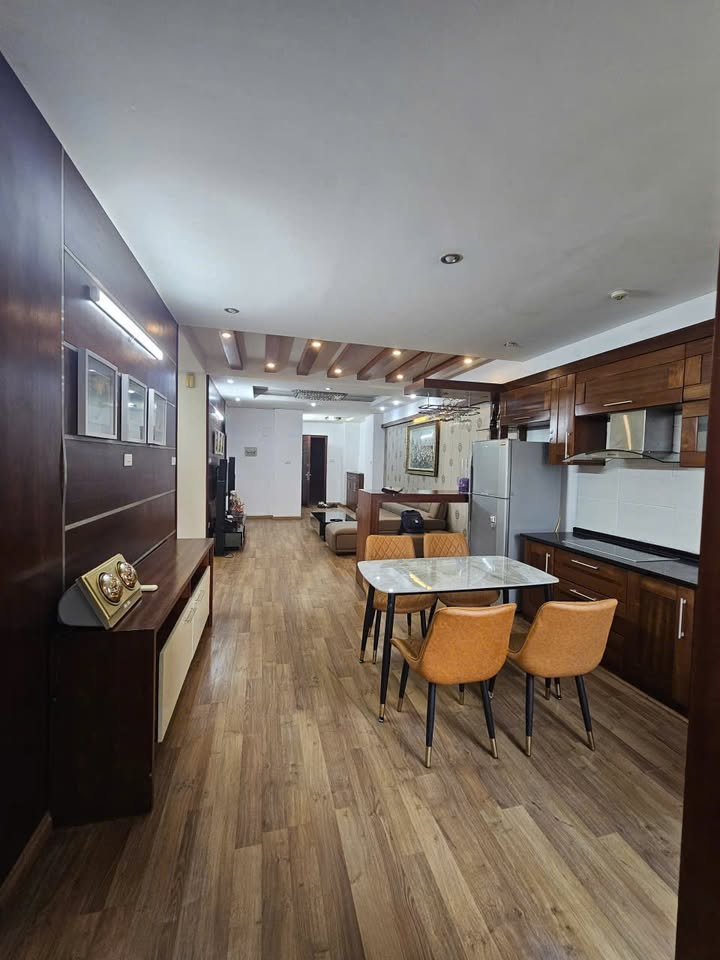 Chung cư Nam Trung Yên 3 phòng ngủ, 2 vệ sinh giá chỉ 1.9 triệu/tháng - Full nội thất sang trọng!