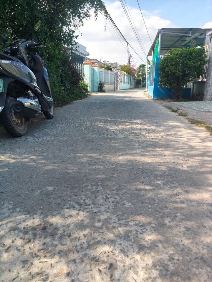 Dãy trọ 13 phòng tại ấp Thạnh Hòa, Gò Công Đông, 278m² giá 1.6 tỷ - Cơ hội đầu tư tuyệt vời!