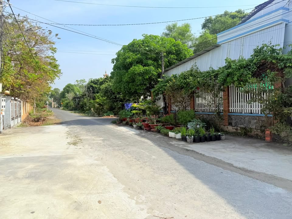 Nhà mới hoàn thiện tại 56 Nguyễn Văn Linh, Phường Long Hoa, 144m² giá 1,69 tỷ - Sẵn sàng vào ở ngay!