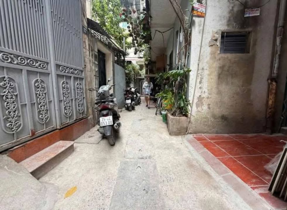 Nhà Đê La Thành, Đống Đa 32m² giá 7.76 tỷ - Sẵn sàng đón Tết!