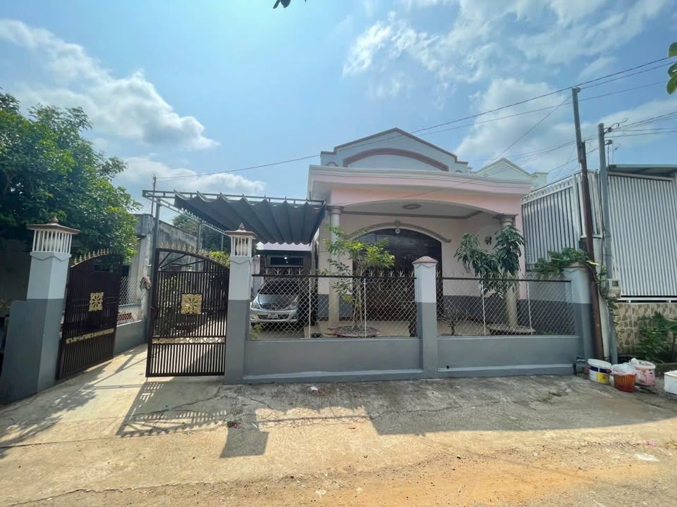 Nhà phố 240m² tại phường Xuân Tân, Long Khánh - Giá chỉ 3.3 tỷ, thương lượng ngay!