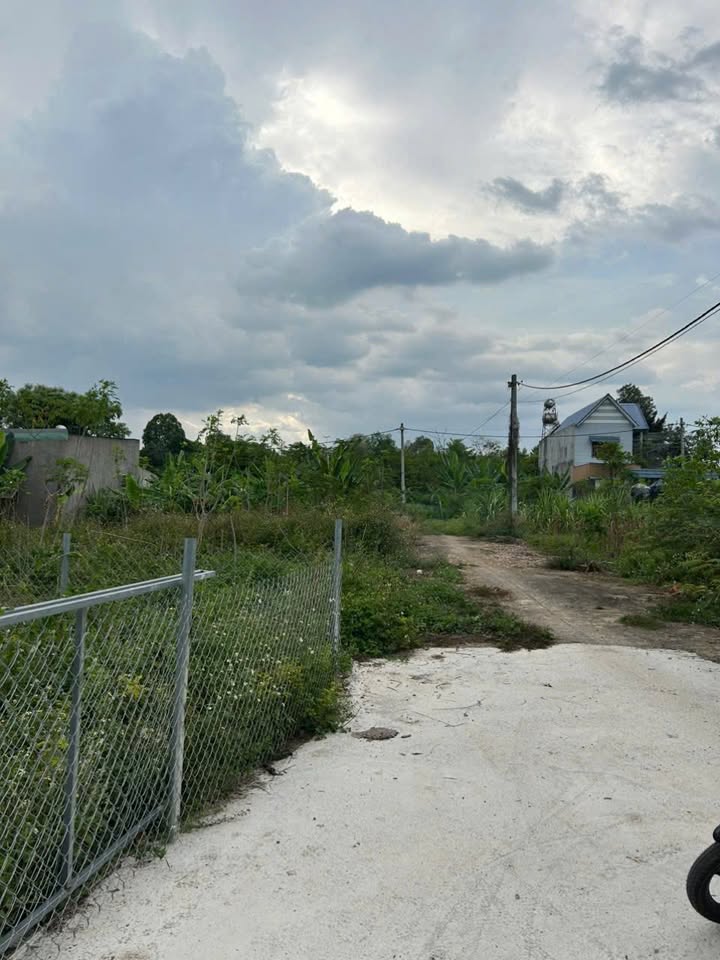 Đất vườn 130m² tại Trảng Bom chỉ 5xx triệu - Sổ riêng thổ cư, vị trí đắc địa!