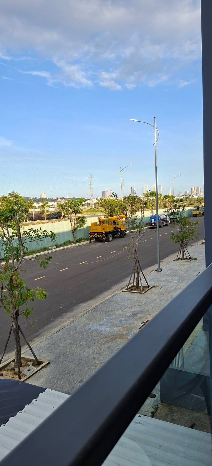 Nhà nguyên căn KDT Mỹ Gia Gói 8 - 270m² giá 35 triệu - Nội thất mới 100%!