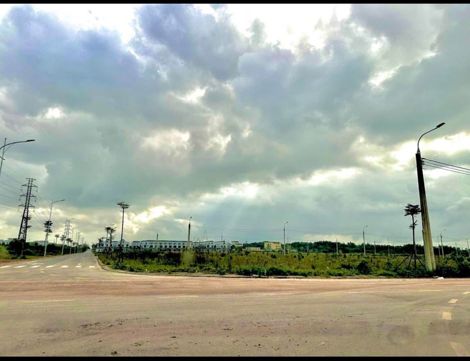 Đất nền Tân Vĩnh - Đông Hà 215m² chỉ 2.8 tỷ - Lô góc 2 mặt tiền, view hồ cực đẹp!