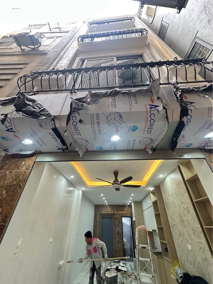 Nhà 5 tầng Tây Mỗ 40m² giá 8.6 tỷ - Thiết kế hiện đại, ô tô đỗ cửa!