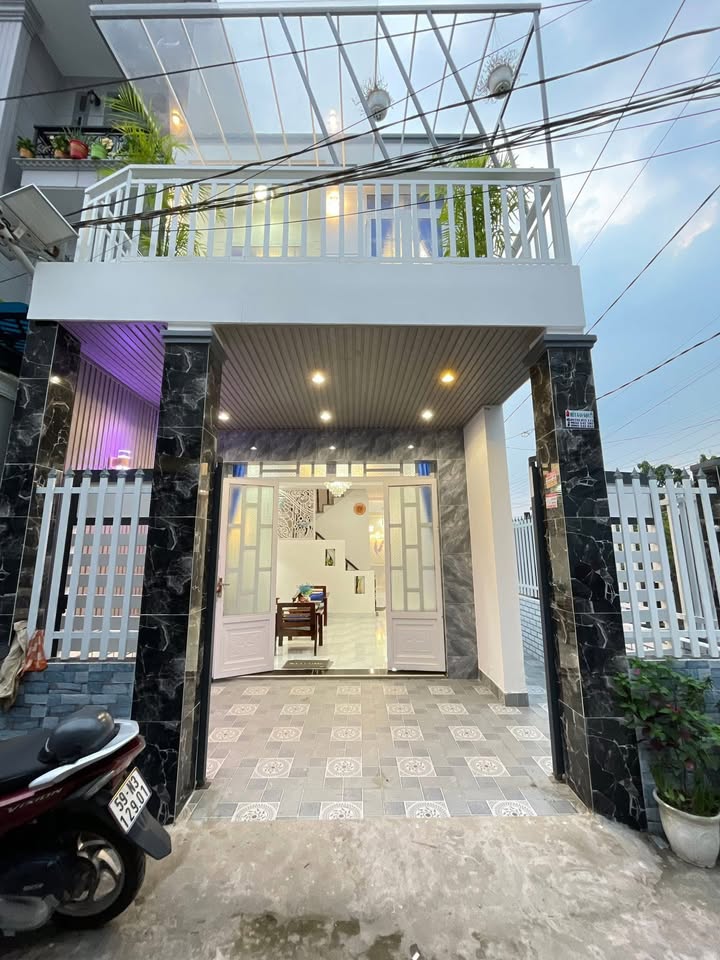 Nhà Hẻm Căn Góc Tân Kim 85m² giá 2.4 tỷ - Sổ hồng riêng, chính chủ!