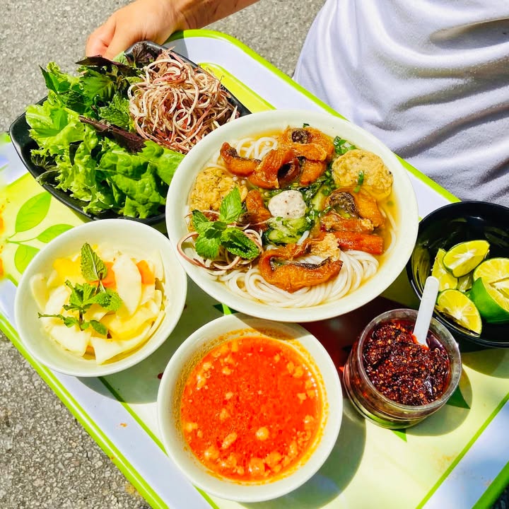 Đất thổ cư mặt tiền Bạch Thị Năm, Tân Trụ 330m² giá 850 triệu - Cơ hội đầu tư tuyệt vời!