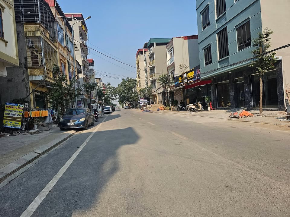 Đất nền kinh doanh 90m² tại Lãm Làng Vân Dương - Sổ hồng mới, vị trí đắc địa!