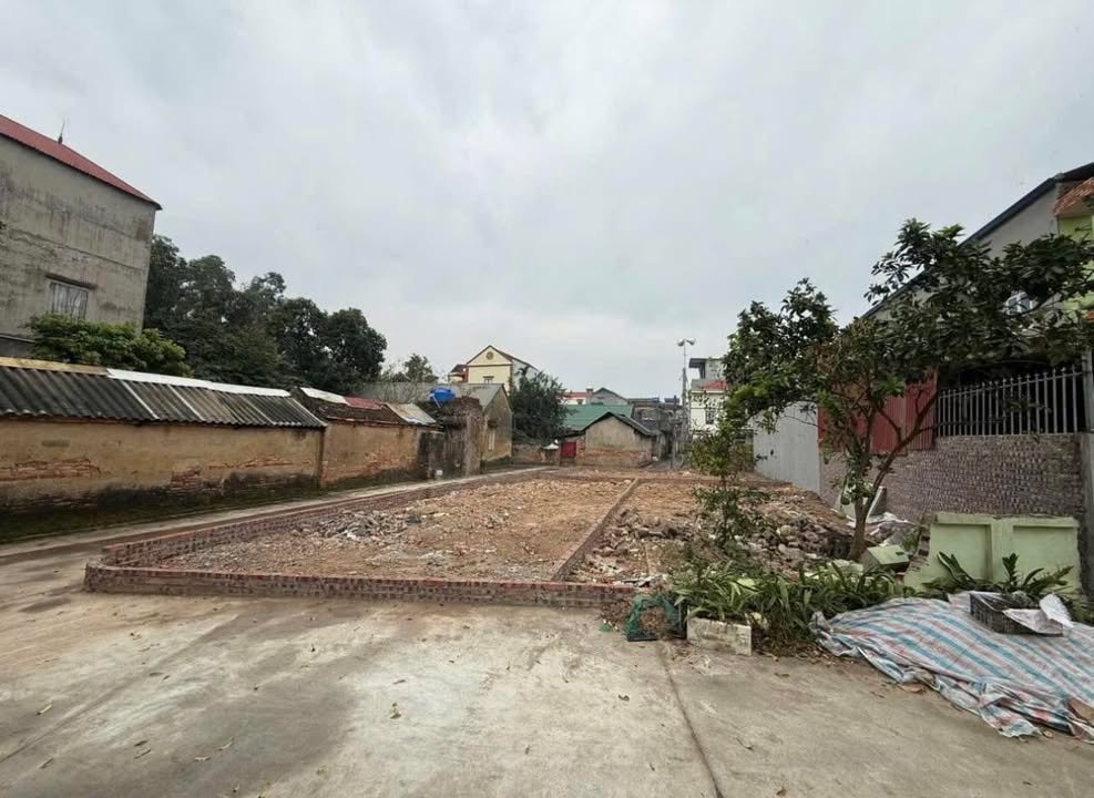 Đất nền ấp Thượng Yên Trung, 90m² giá chỉ 2.3 tỷ - Sổ hồng chính chủ, ô tô vào tận cửa!