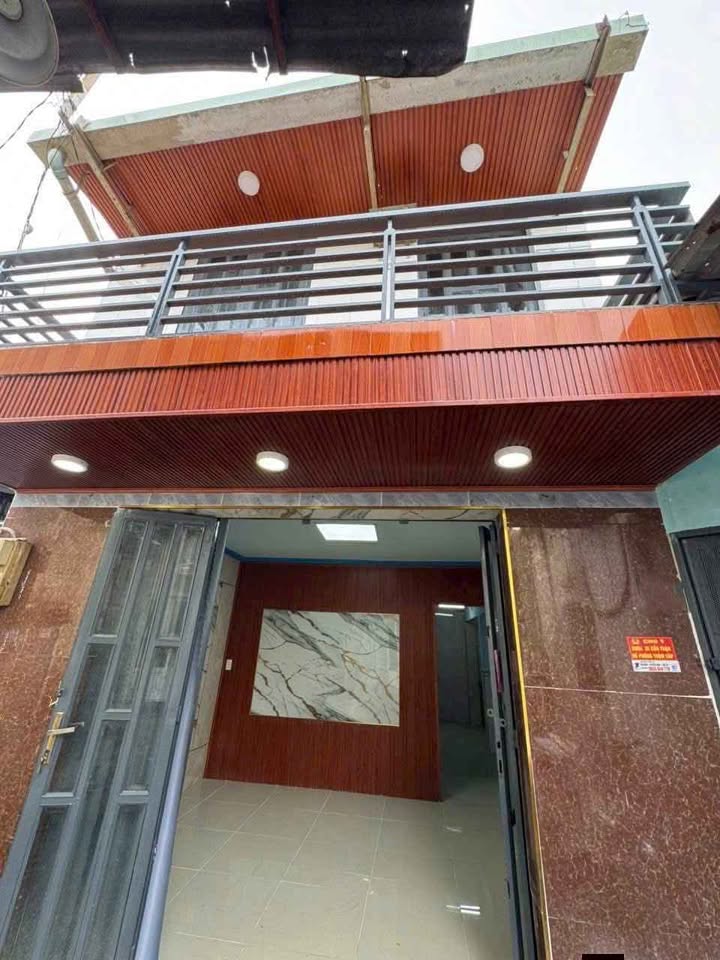 Nhà Hóc Môn 53m² giá 1.6 tỷ - Gần ngã 3 Chùa Tô Ký, sẵn sàng vào ở!