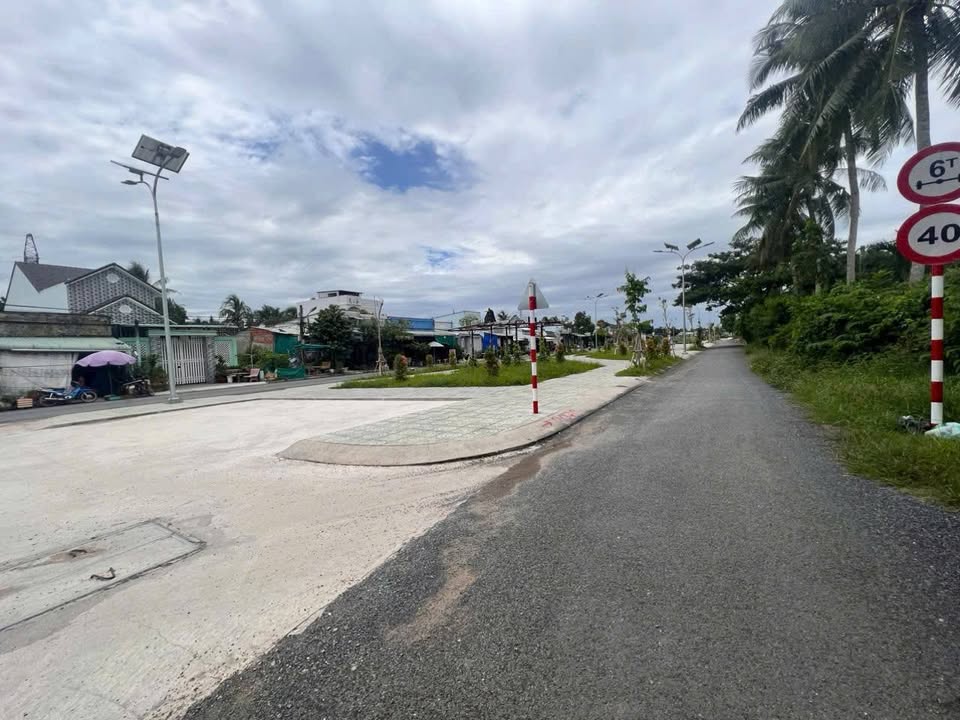 Đất nền 2 mặt tiền Trần Quang Khải 197m² giá 2 tỷ - Tiềm năng phát triển lớn!