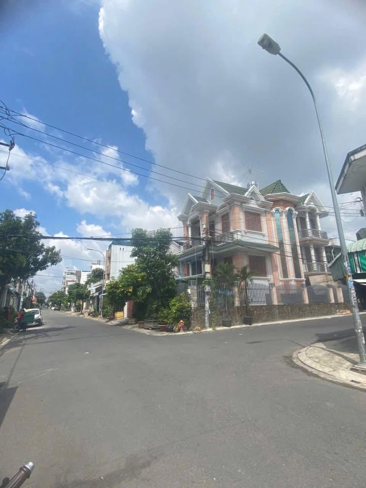 Biệt thự góc 2 mặt tiền HT 18 Q12 151m² giá 13 tỷ - Đầu tư sinh lời!