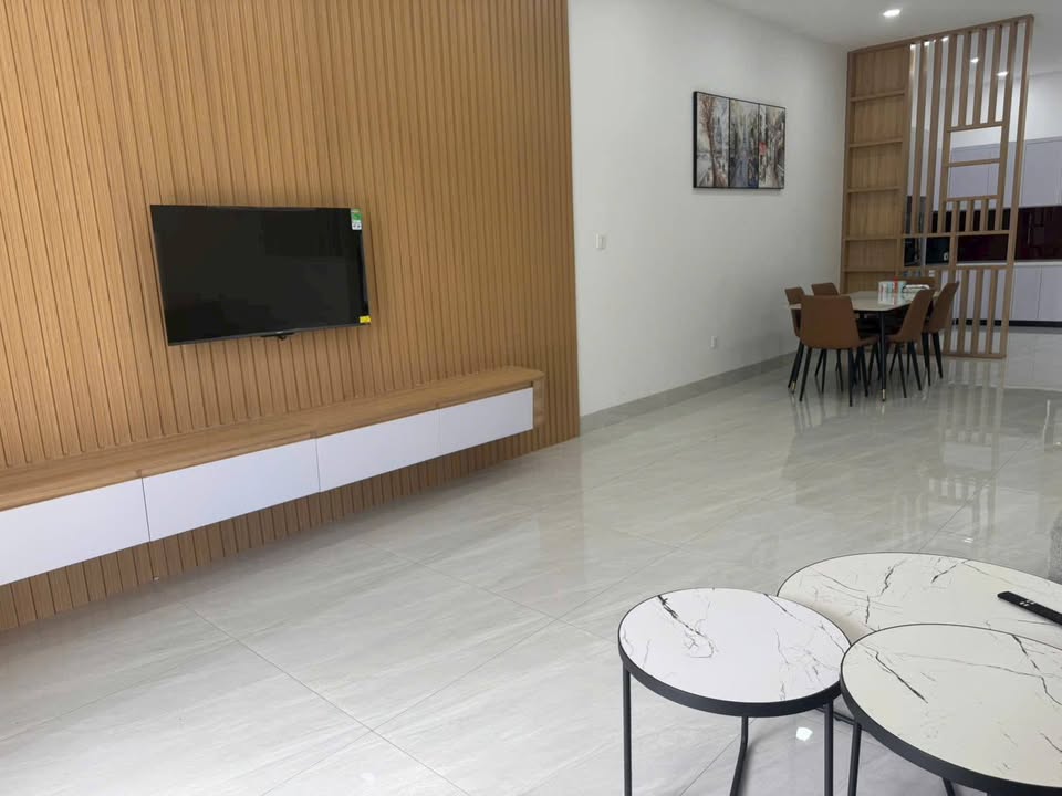 Nhà cho thuê Mỹ Gia 8 The Capella, Nha Trang 270m² - Miễn phí hồ bơi!