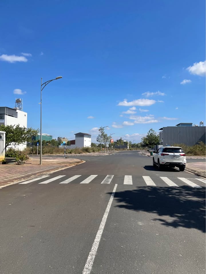 Đất nền khu đô thị Nam Đăkla, Kon Tum 210m² giá 3 tỷ - Cơ hội đầu tư tuyệt vời!