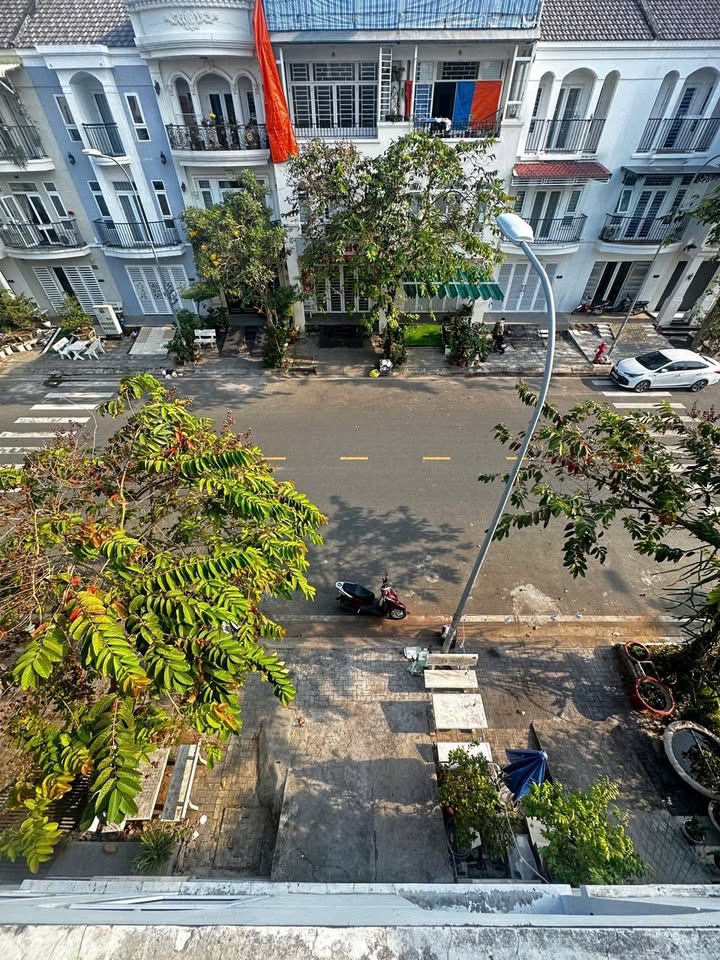 Nhà cho thuê 2 lầu khu Đô Thị Tây Sông Hậu Long Xuyên 90m² - Phù hợp kinh doanh