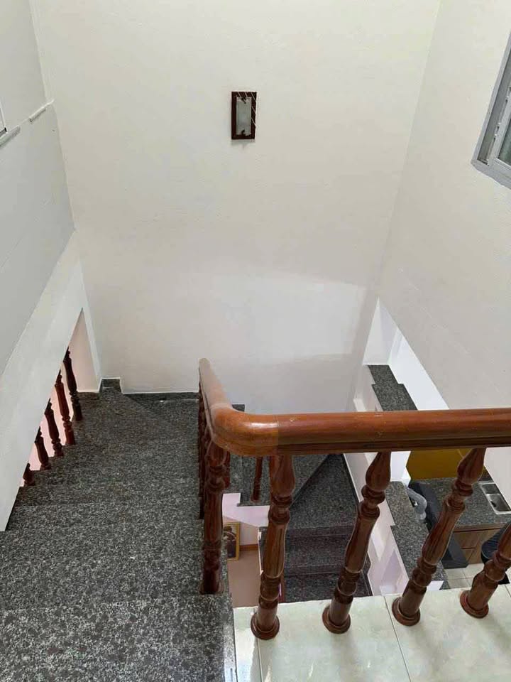 Nhà nguyên căn 2 tầng đường Hoàng Sỹ Khải, Đà Nẵng 200m² - Full nội thất, cho thuê ngay!