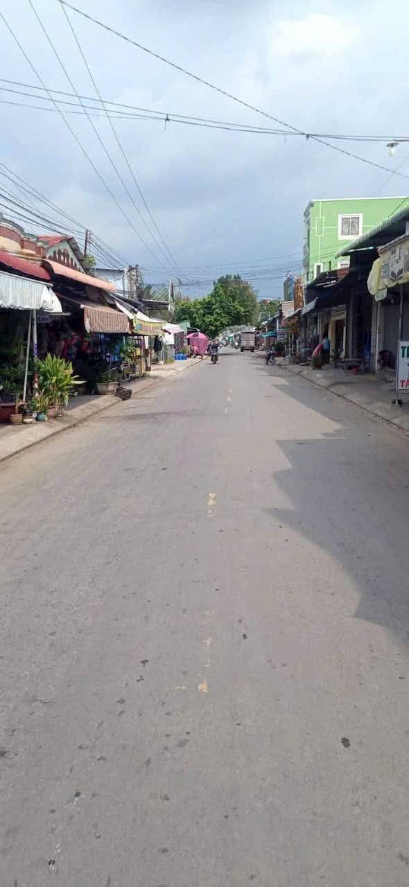 Dãy nhà trọ 9 phòng 270m² tại ấp 4 Lương Bình - Chỉ 2.2 tỷ, thu nhập ngay!