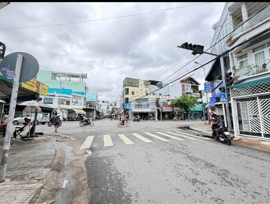 Nhà đẹp tại Phước Hải, Nha Trang 148m² giá 7.696 tỷ - Hẻm ô tô thuận tiện!