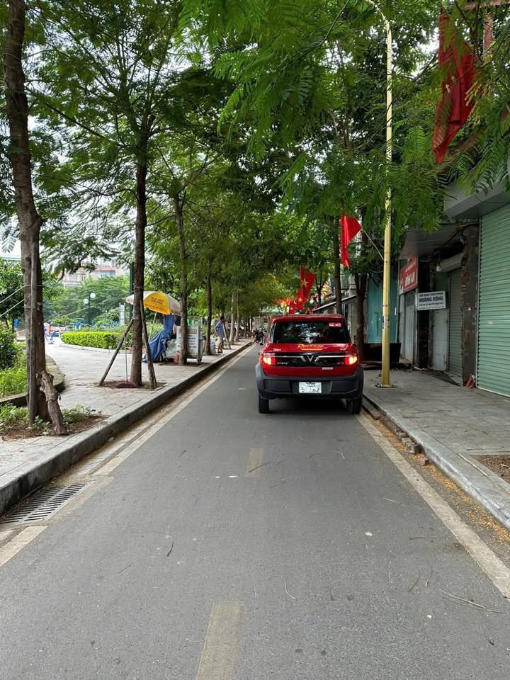 Nhà phố Quốc Tử Giám Đống Đa 19m² giá 3 tỷ - Sổ đỏ chính chủ!