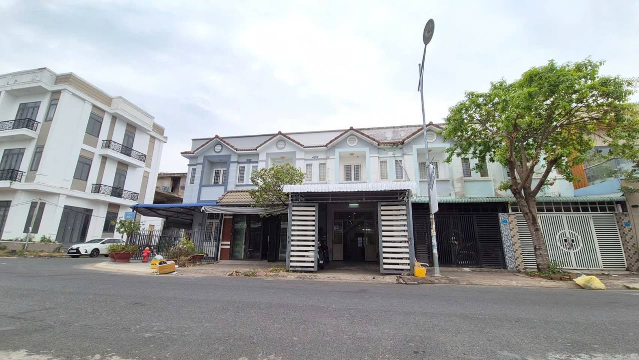 Nhà phố KDC Hoàng Quân Cái Răng 70m² giá 3.28 tỷ - Vị trí đẹp thuận lợi kinh doanh!