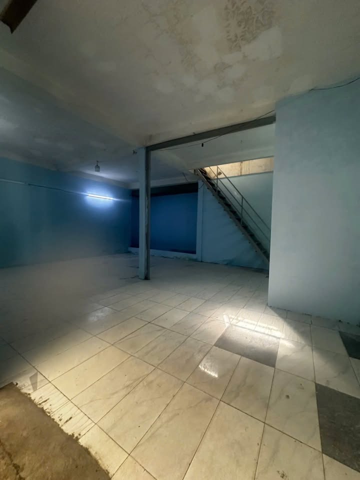 Cho thuê kho 2 mặt tiền bờ kè Hậu Giang, P12, Q6 - Diện tích 250m², Giá 25 triệu/tháng