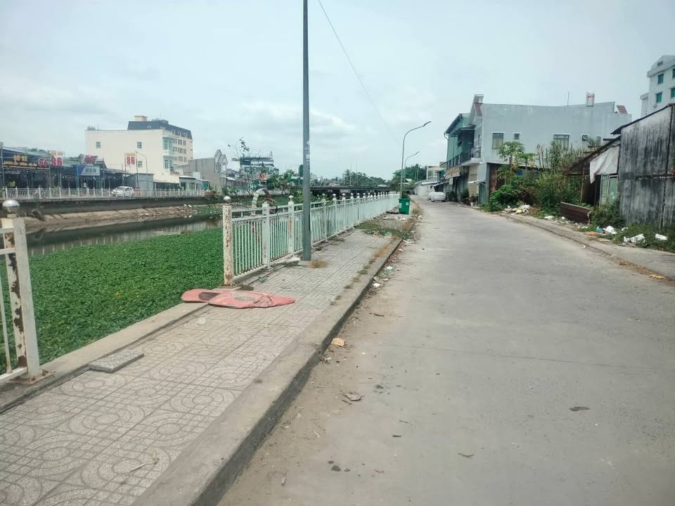 Đất nền bờ kè đường Lê Anh Xuân, 84m² giá 3.9 tỷ - Đầu tư lý tưởng!