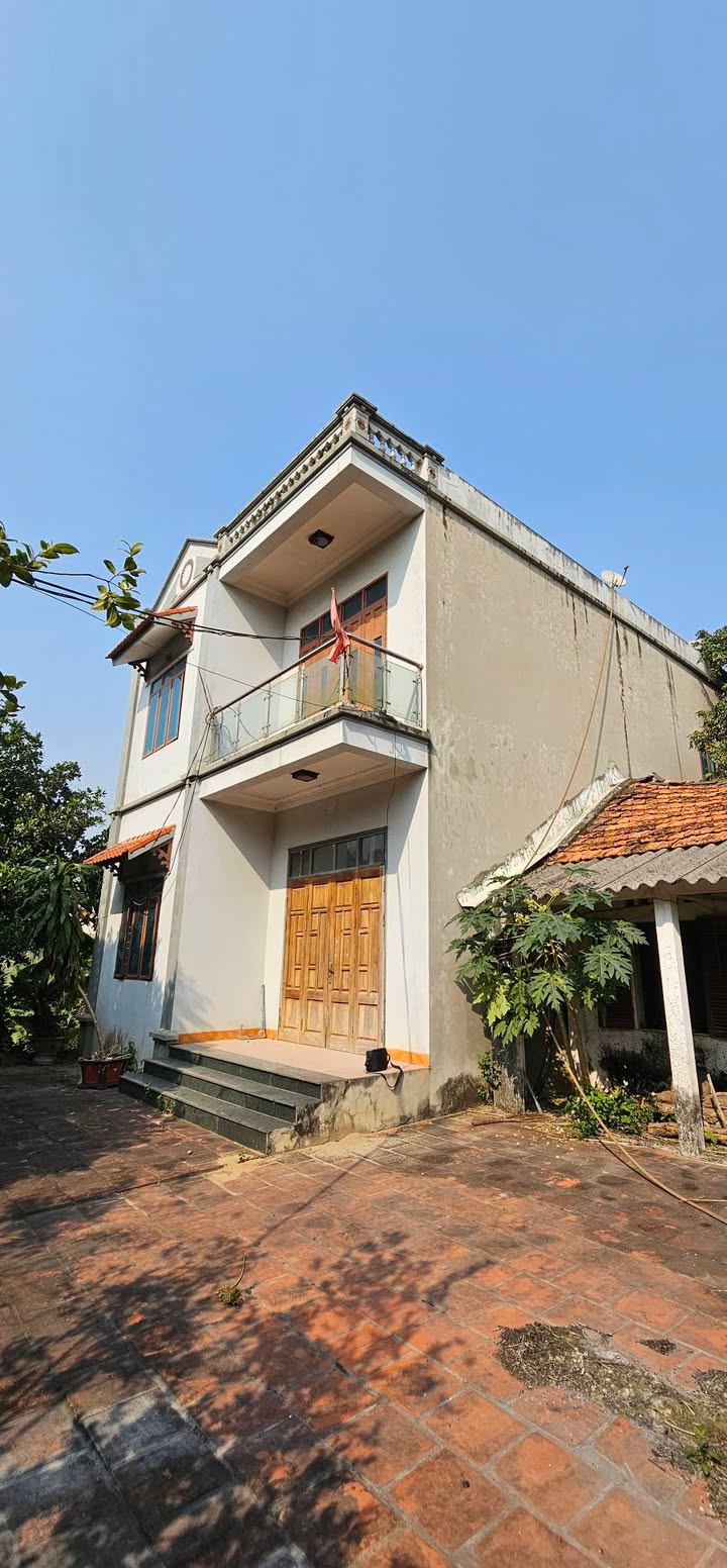 Đất nền 2700m² tại Thị trấn Lương Sơn - Nhà 2 tầng mới, giá đầu tư hấp dẫn!