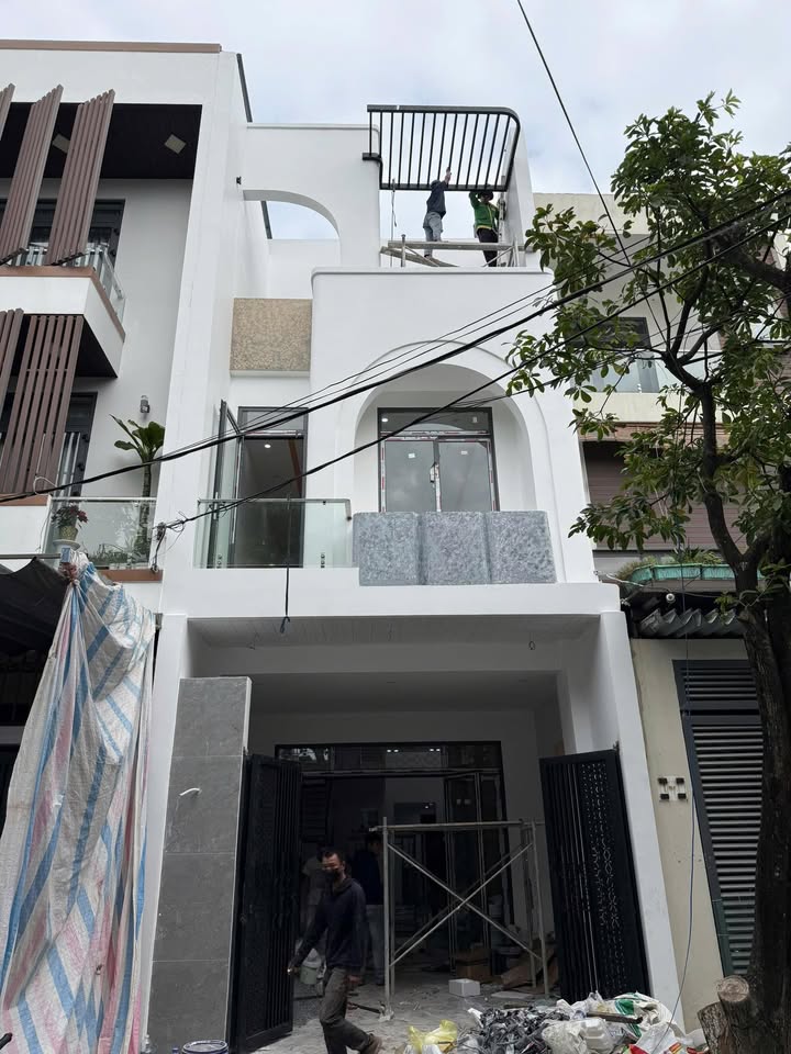 Nhà mặt tiền Lê Thanh Nghị - Hải Châu - 74m² giá 9.6 tỷ - Đầu tư sinh lời ngay!