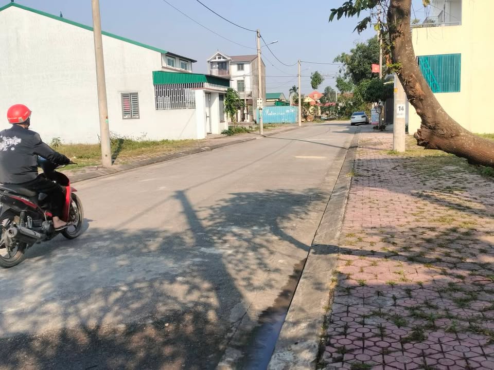 Đất lối 2 đường 72m, Yên Bình Hưng Đông 150m² giá 5 tỷ - Cơ hội đầu tư tiềm năng!