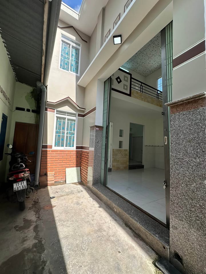 Nhà 2 tầng Hàn Mặc Tử, Phường Ghềnh Ráng, 43m² giá 1 tỷ - Thiết kế đẹp, gần biển!