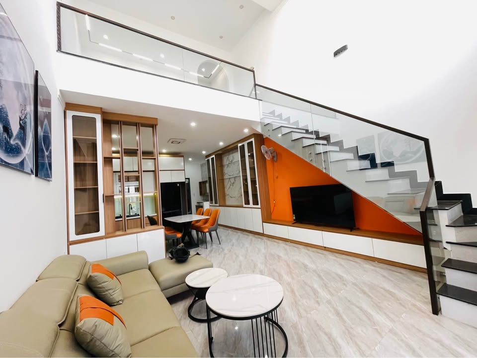 Nhà mặt tiền 451 Ymoan, Cư Êbur, 100m² giá 3.15 tỷ - Thiết kế hiện đại, tiện nghi đầy đủ!