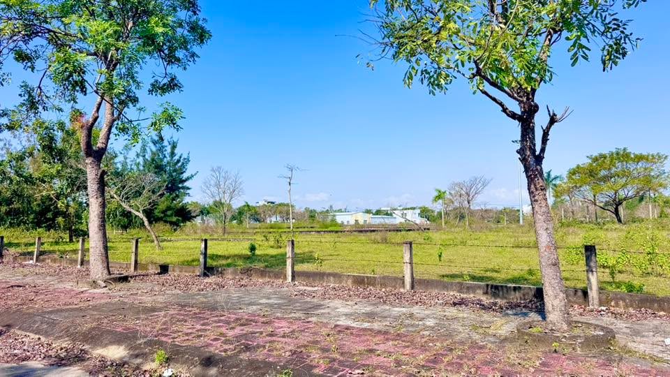 Đất nền KĐT Số 3 Đà Nẵng 150m² giá 5 tỷ - View hồ sinh thái cực đẹp!