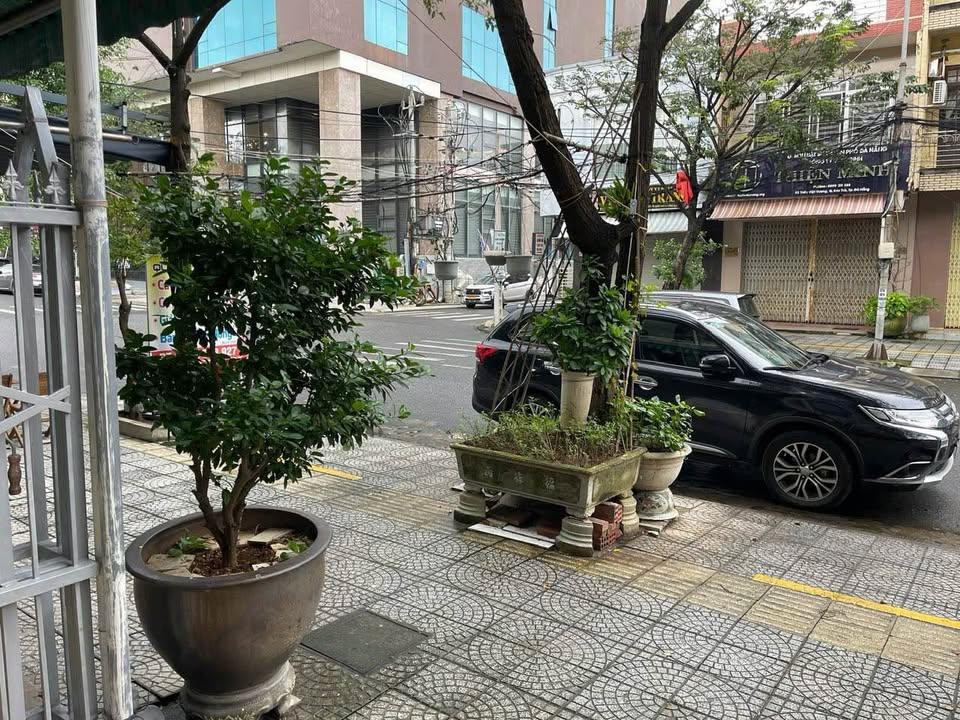 Nhà 3 tầng mặt tiền Triệu Việt Vương 100m² giá 19 tỷ - Đầu cầu Rồng gần sông Hàn!