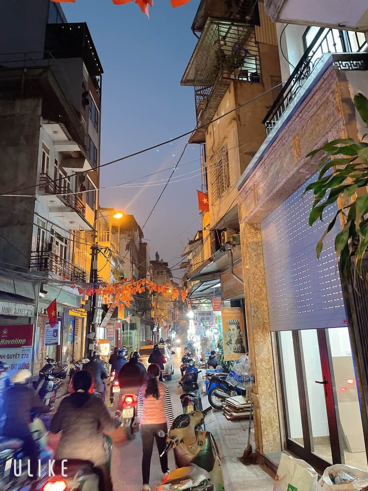 Nhà mặt tiền Đường ô tô tránh, Đống Đa 66m² giá 22 tỷ - Kinh doanh sầm uất!