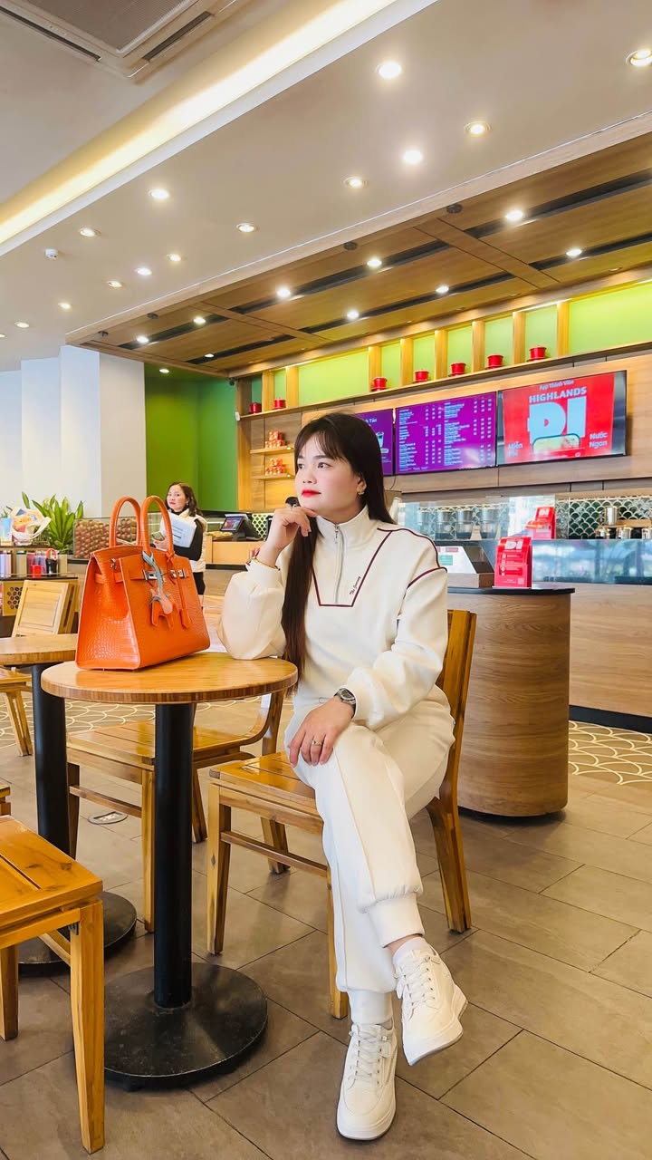 Nhà hai tầng Hoàng Oanh, Bình Xuyên 97.7m² giá 2 tỷ - Lô góc thoáng mát!