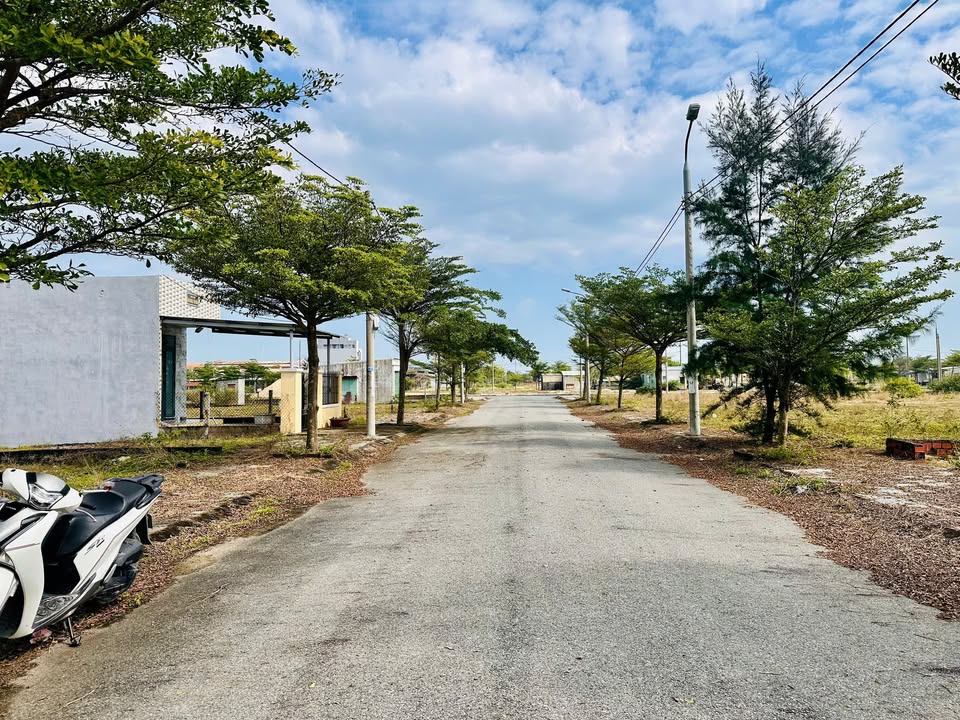 Đất nền KDT Ngọc Dương Riverside 100m² giá 3.5 tỷ - Vị trí sát sông và biển!