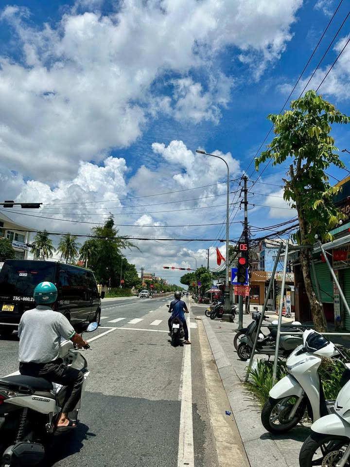 Đất mặt tiền kinh doanh Nguyễn Tất Thành, Phú Bài 140m² chỉ 4.x tỷ - Cơ hội đầu tư hấp dẫn!