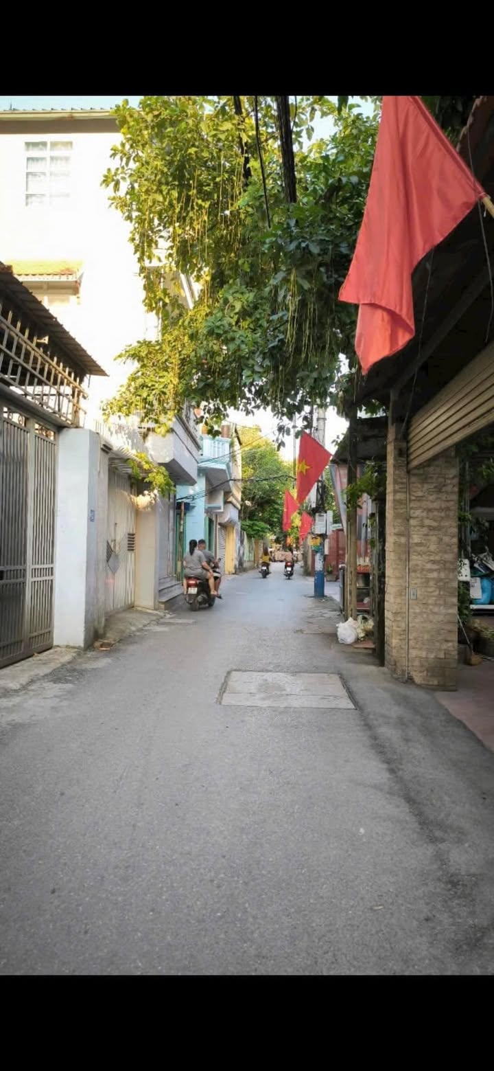 Nhà phố Kim Giang 37m² giá 6 tỷ - Chính chủ bán gấp, vị trí đẹp!