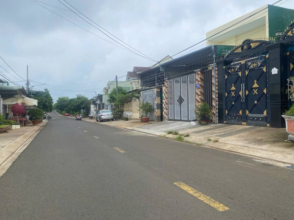 Đất nền mặt tiền Hoàng Quốc Việt, Pleiku 180m² giá 3.2 tỷ - Cơ hội đầu tư hấp dẫn!