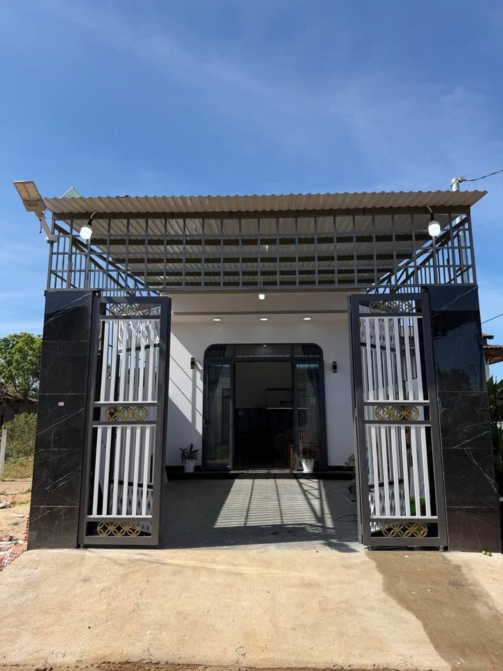 Nhà đẹp hẻm sân bóng Đồi Thông, Gia Lai 115m² giá 1.49 tỷ - Bán gấp!