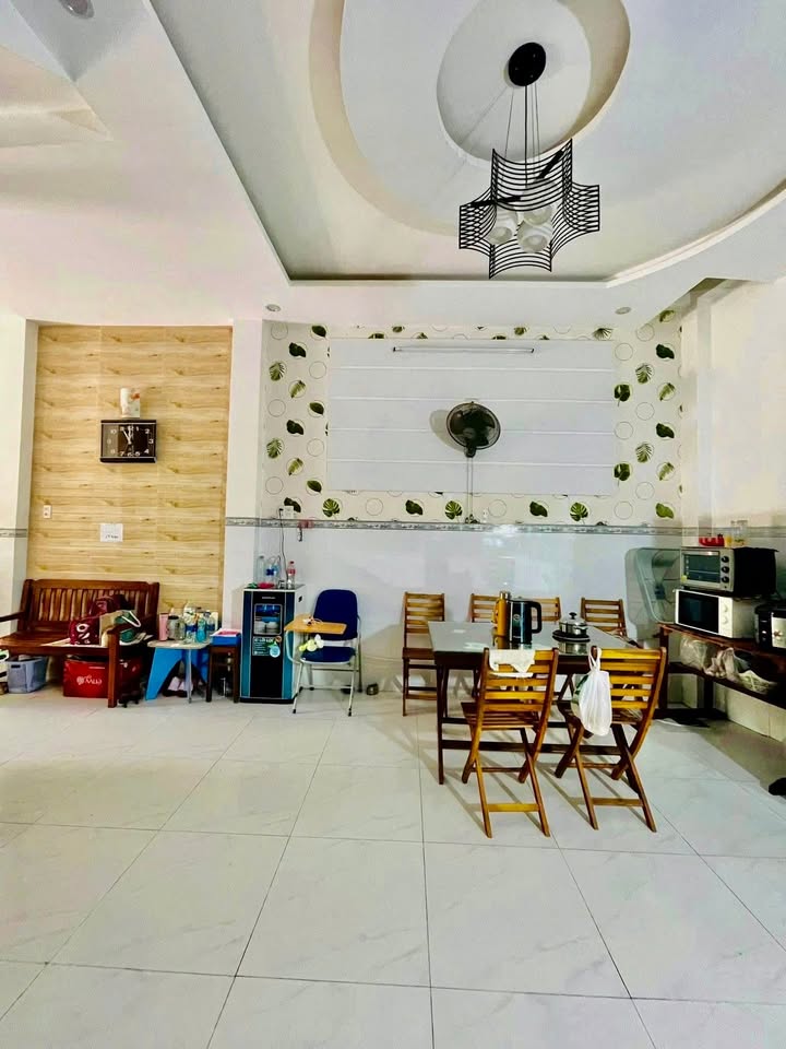 Nhà mặt tiền Thành Thái Quận 10 57m² giá nhỉnh 4 tỷ - Mặt tiền rộng, đầu tư sinh lời!