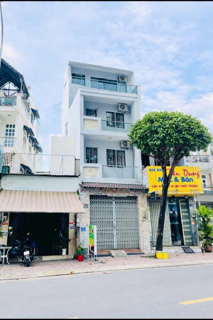 Bán Nhà Mặt Tiền Đường Gò Dầu Quận Tân Phú 731m² giá 12.7 tỷ - Nhà mới, tiện nghi sang trọng!